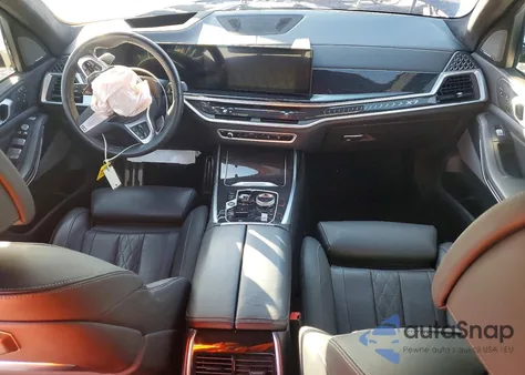 2024 BMW X7 xDrive40I z USA, uszkodzony, nr VIN 5UX23EM05R9V65617